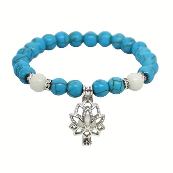 imitation Turquoises Beaded Bracelet - Glows in the Dark - Hand Jewelry. - Picture 4 of 4